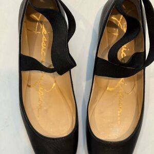 Jessica Simpson Mandolaye Ballet Flats in Black. 
Size 7.